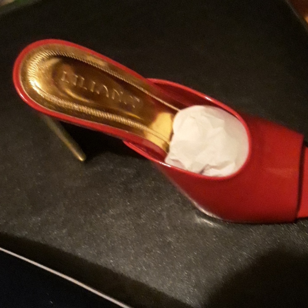 Shoes - Picture 2 of 5